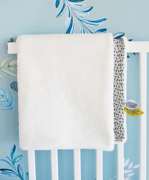 Doudou et Compagnie Couverture bébé plaid Douceur Yoca le koala - Blanc - 70 x 100 cm> Les Plaids