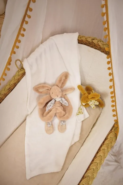 Doudou et Compagnie Lapin DOUDOU® - Peluche lapin jaune moutarde avec doudou assorti - 16 cm> Doudou Mouchoir|Petit Format