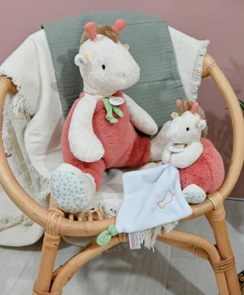 Doudou et Compagnie Peluche girafe beige et orange - 30 cm> Peluches
