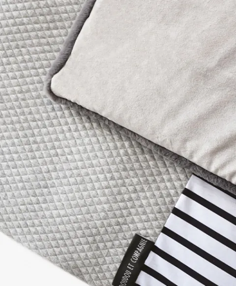 Doudou et Compagnie Tapis de jeu Bébé - Gris / blanc - 100 X 100 cm> Les Tapis