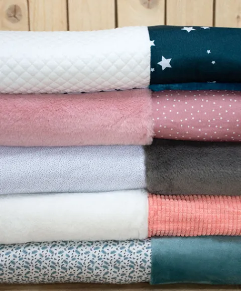 Doudou et Compagnie Tapis de jeu Bébé - Gris / blanc - 100 X 100 cm> Les Tapis