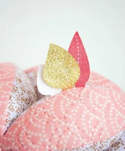 Doudou et Compagnie Balle d'activités Lapin de sucre - Rose - 15 cm