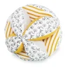 Doudou et Compagnie Balle d'éveil bébé avec Hochet intégré - Pollen l'abeille en coton BIO - 15 cm - Modèle aléatoire
