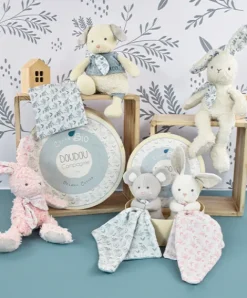 Doudou et Compagnie Chien peluche beige avec mouchoir bleu en coton BIO - 22 cm