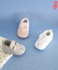 Doudou et Compagnie Coffret chaussons Bébé blancs - 0/6 mois