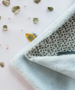 Doudou et Compagnie Couverture bébé plaid Douceur Yoca le koala - Bleu - 70 x 100 cm