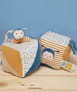 Doudou et Compagnie Cube d'activités Pollen l'abeille en coton BIO 10 X 10 cm