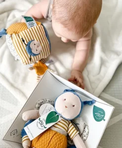 Doudou et Compagnie Cube d'activités Pollen l'abeille en coton BIO 10 X 10 cm