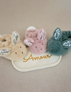 Doudou et Compagnie Lapin Doudou - Coffret cadeau Chaussons et Doudou Vert Sauge 15 cm